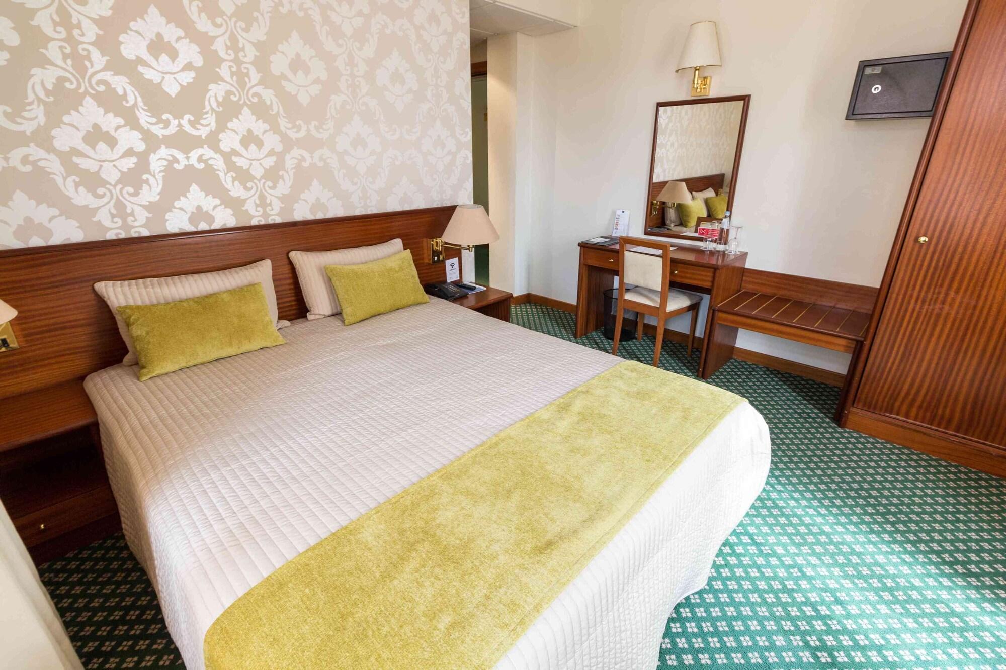 Hotel Eurosol Gouveia Екстер'єр фото