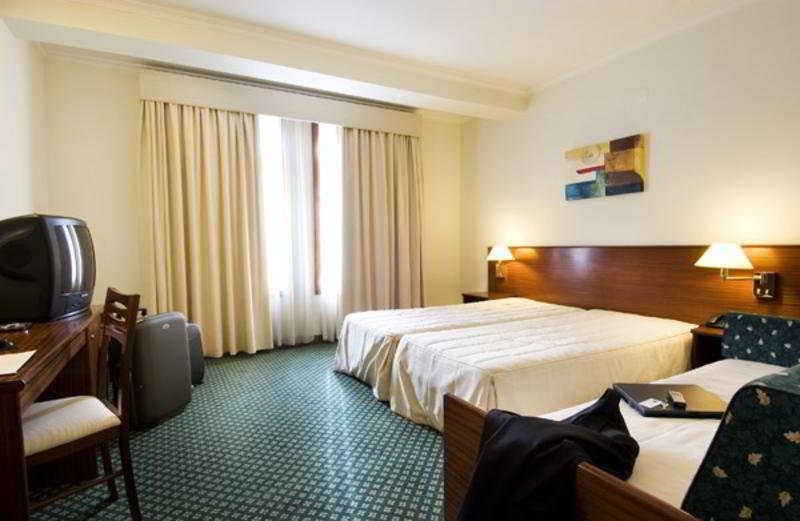 Hotel Eurosol Gouveia Екстер'єр фото